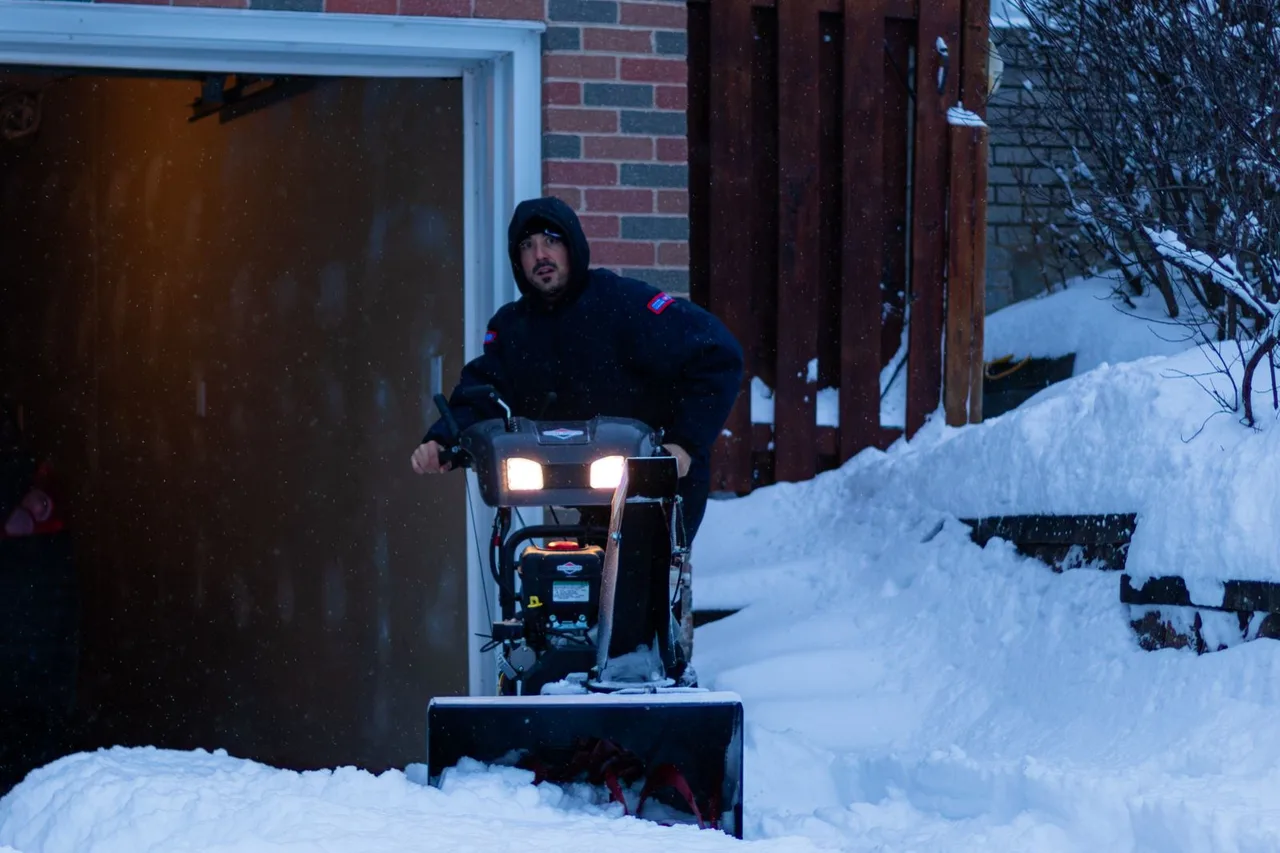 Clearing a suburban driveway